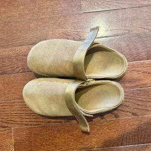 UGG women’s clogs